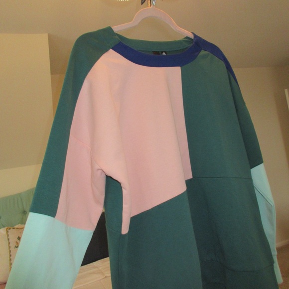 🔷NEVER WORN🔷 Adidas ColorBlock Crewneck - Picture 1 of 8